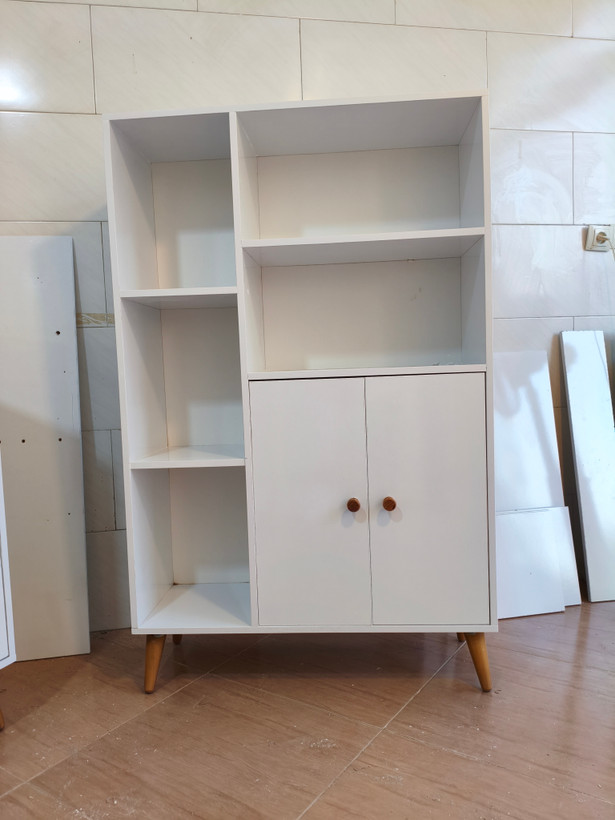 کتابخانه طبقه و درب دار مدل سپیدار