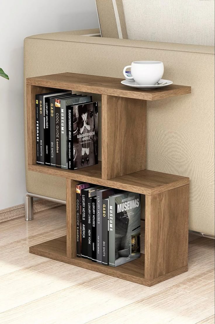 میز کنار مبلی کتابخانه و قفسه دار